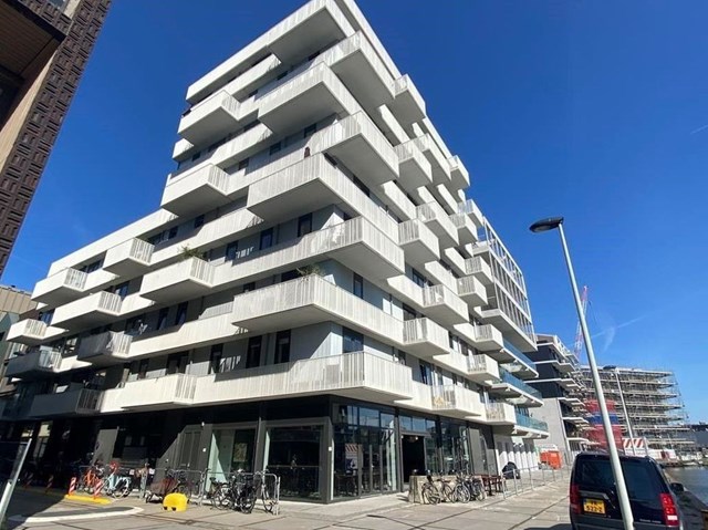 Foto 2: Amsterdam - Leen Jongewaardkade - Foto 2