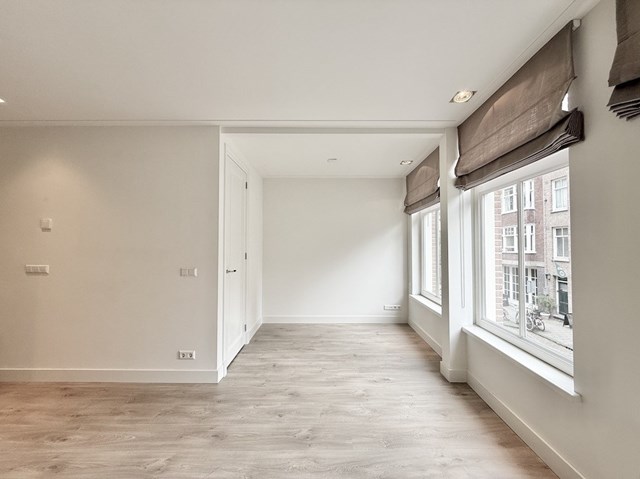 Foto 2: Amsterdam - Sint Willibrordusstraat - Foto 2