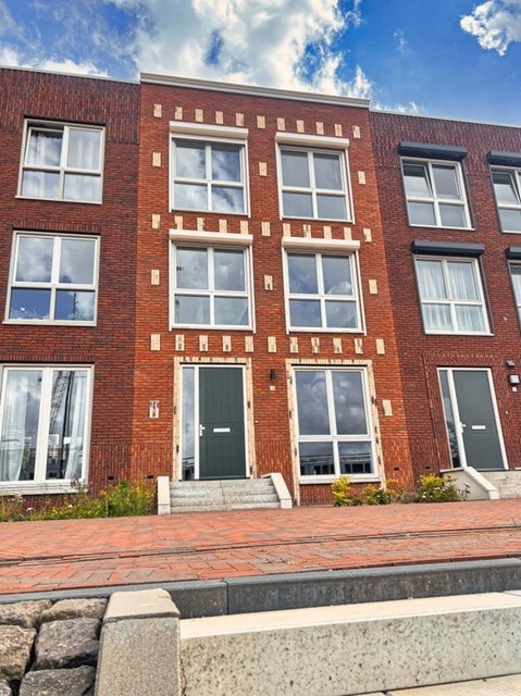 Foto 1: Spijkenisse - Sluiskade - Foto 1