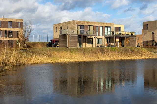 Foto 1: Lelystad - Onderlangs - Foto 1