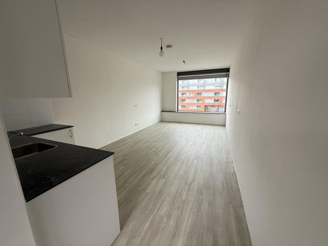 Foto 7: Amsterdam - August Allebeplein - Foto 7