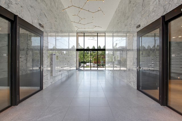 Foto 2: Amsterdam - Fred Roeskestraat - Foto 2