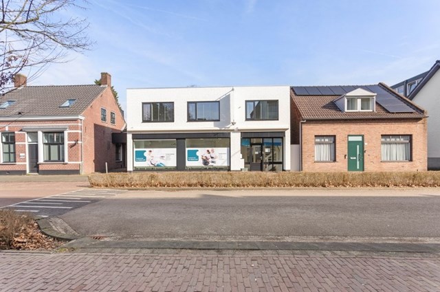 Foto 2: Rijen - Stationsstraat - Foto 2