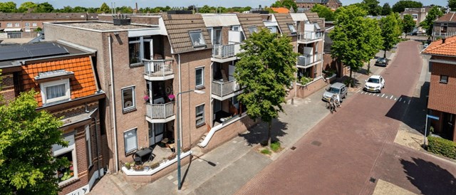 Foto 1: Rijen - Pastoor Gillisstraat - Foto 1