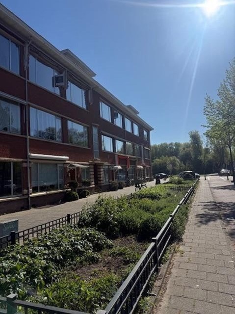 Foto 1: Den Haag - De Genestetlaan - Foto 1