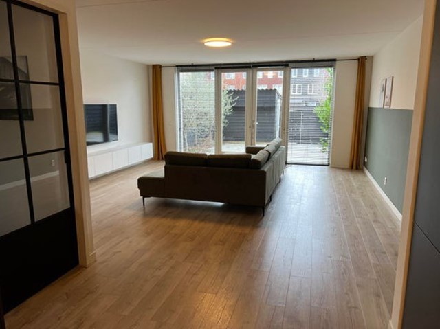 Foto 6: Spijkenisse - Sluiskade - Foto 6