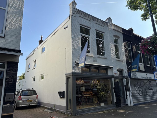 Foto 1: Hilversum - Gijsbrecht van Amstelstraat - Foto 1