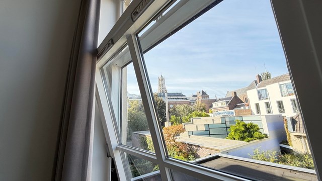 Foto 2: Utrecht - Kromme Nieuwegracht - Foto 2