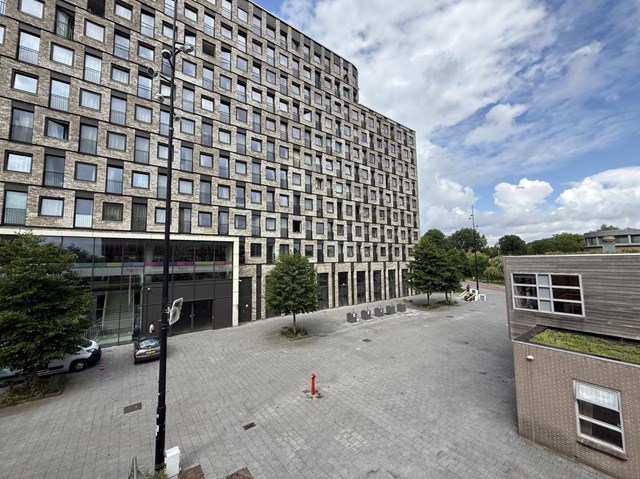 Foto 1: Amsterdam - Elizabeth Cady Stantonplein - Foto 1