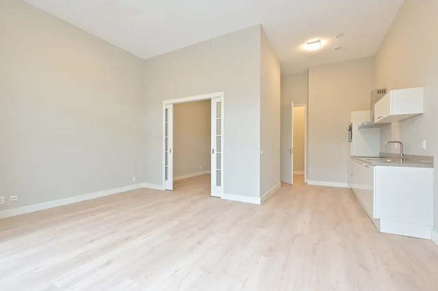 Foto 1: Voorburg - Van Alphenstraat - Foto 1