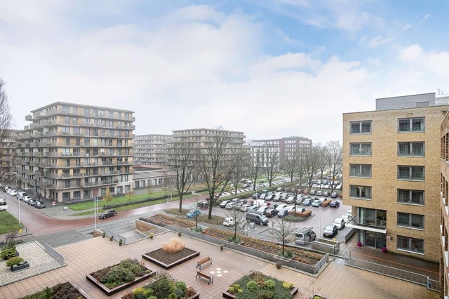 Foto 7: Amstelveen - Laan van de Helende Meesters - Foto 7
