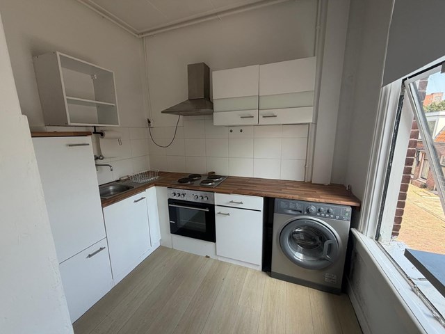 Foto 7: Leeuwarden - Oeverstraat - Foto 7