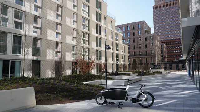 Foto 1: Amsterdam - Rosy Wertheimstraat - Foto 1