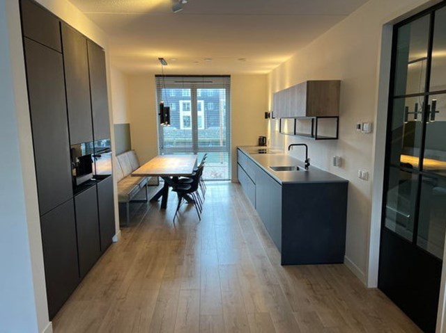 Foto 3: Spijkenisse - Sluiskade - Foto 3