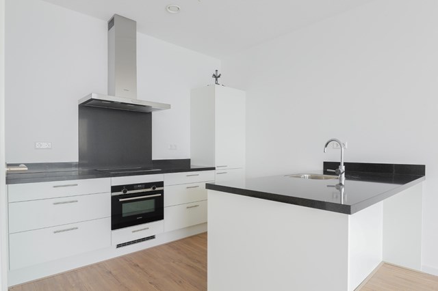 Foto 2: Diemen - Karel Appelhof - Foto 2