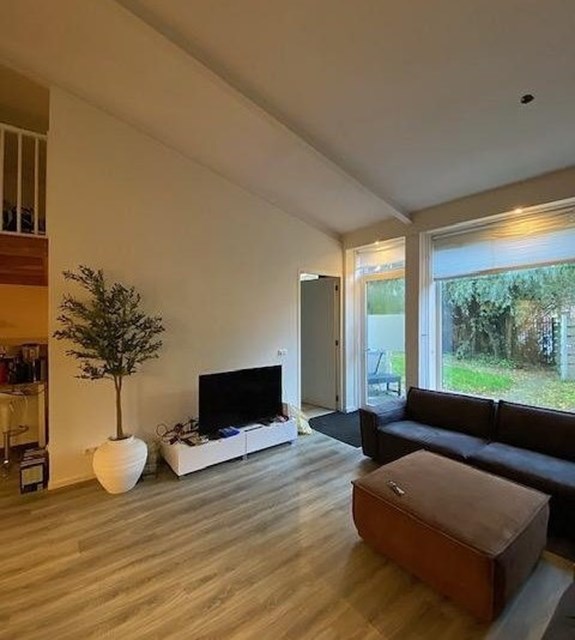 Foto 6: Leeuwarden - Lucas van Leydenstraat - Foto 6