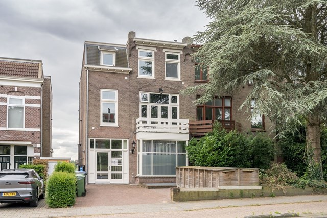 Foto 1: Arnhem - Onderlangs - Foto 1