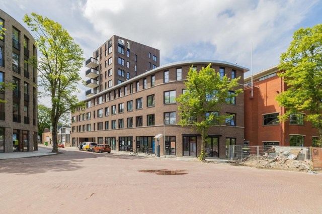 Foto 1: Haarlem - Claes van Ruyvenstraat - Foto 1