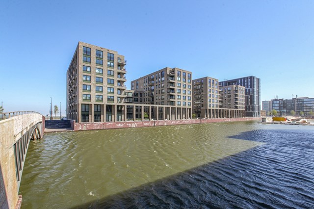 Foto 1: Amsterdam - Bert Haanstrakade - Foto 1