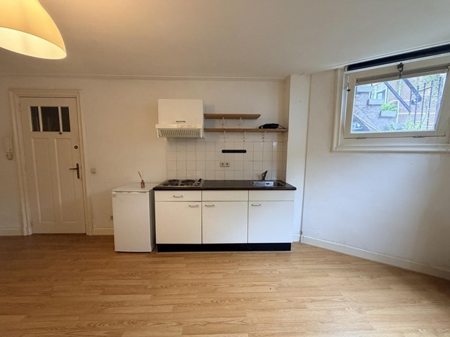 Foto 7: Utrecht - Schroeder van der Kolkstraat - Foto 7