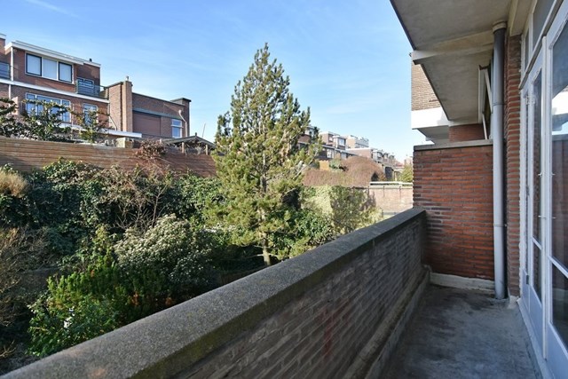 Foto 5: Den Haag - Gevers Deynootweg - Foto 5