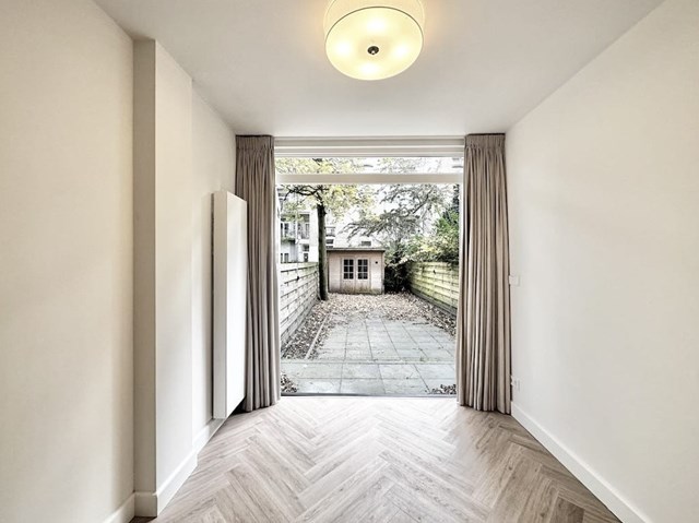 Foto 7: Amsterdam - Van Ostadestraat - Foto 7