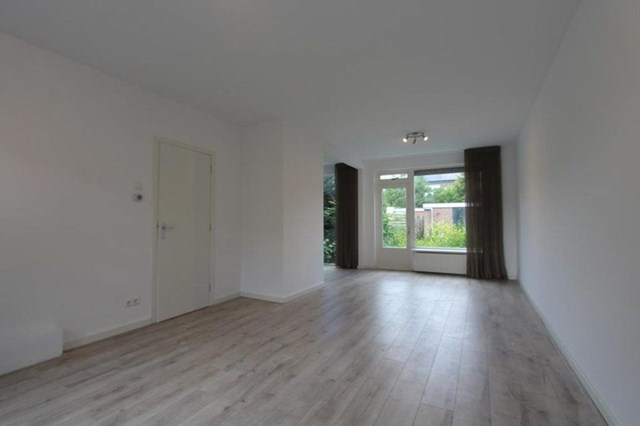 Foto 2: Amstelveen - Straat van Makassar - Foto 2
