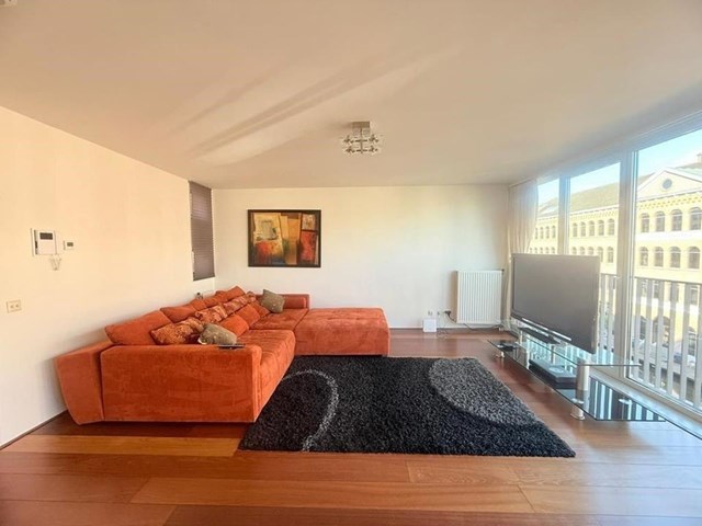 Foto 1: Amsterdam - Valkenburgerstraat - Foto 1