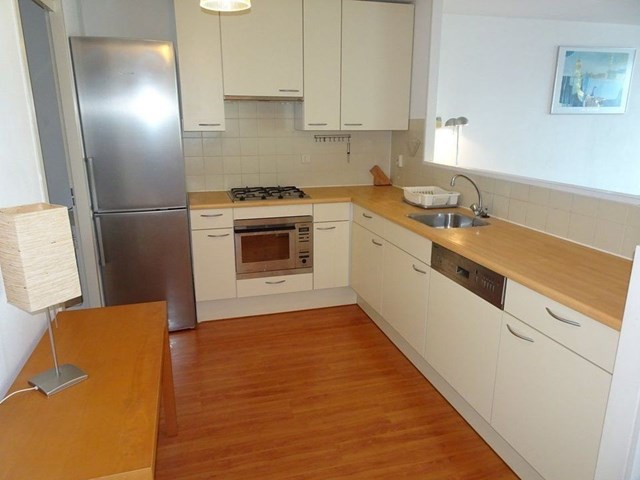 Foto 6: Den Haag - Gevers Deynootweg - Foto 6