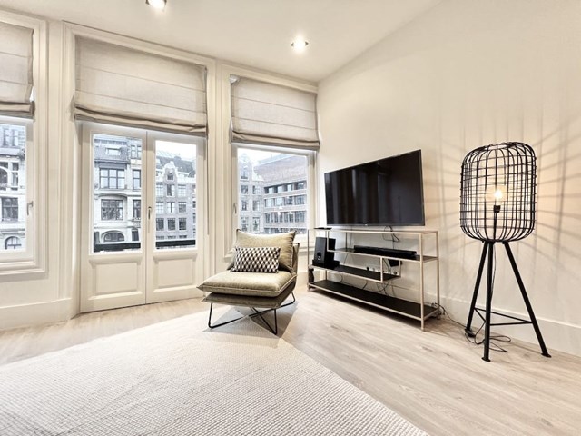 Foto 6: Amsterdam - Nieuwezijds Voorburgwal - Foto 6