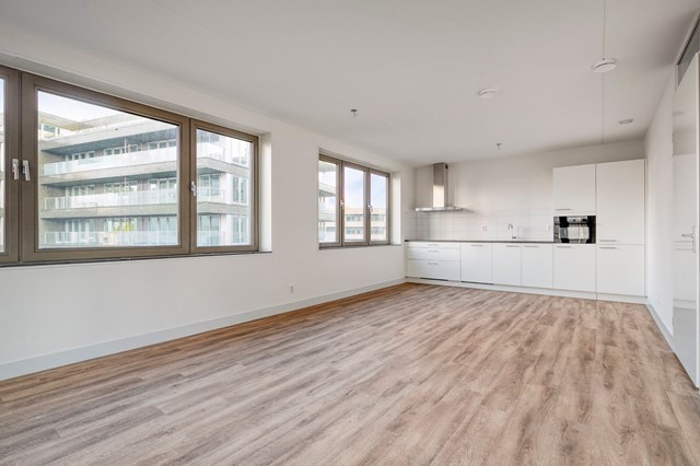 Foto 1: Amsterdam - Elzenhagensingel - Foto 1