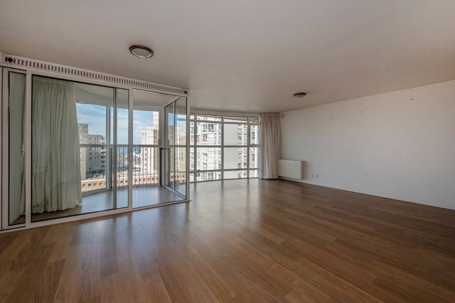 Foto 2: Den Haag - Palaceplein - Foto 2