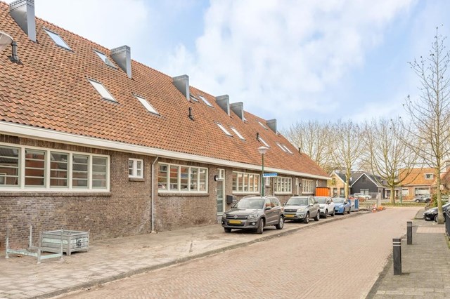 Foto 7: Bunschoten-Spakenburg - Prins Clausstraat - Foto 7