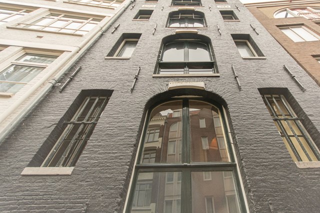 Foto 1: Amsterdam - Oudezijds Kolk - Foto 1