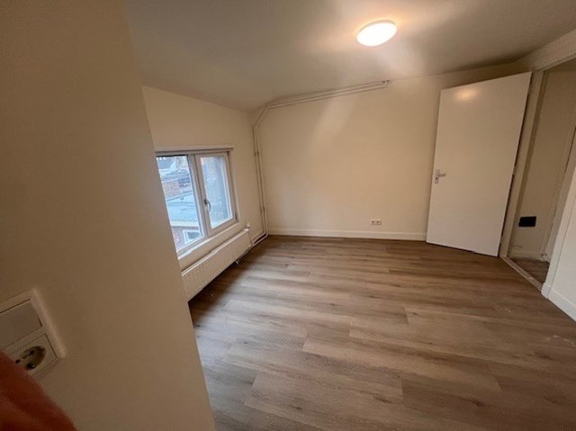 Foto 2: Tilburg - Van Mierisstraat - Foto 2