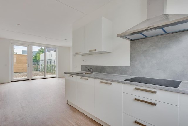 Foto 2: Maastricht - Generaal Eisenhowerstraat - Foto 2