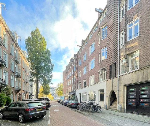 Foto 1: Amsterdam - Tweede Helmersstraat - Foto 1
