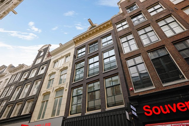 Foto 1: Amsterdam - Voetboogstraat - Foto 1