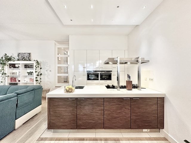 Foto 2: Amsterdam - Johan Hofmanstraat - Foto 2