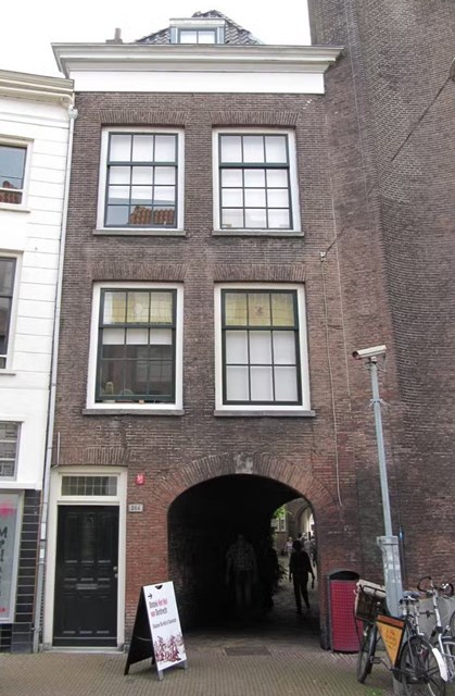 Foto 1: Dordrecht - Voorstraat - Foto 1