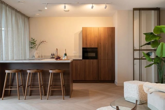 Foto 2: Rotterdam - Rijnhavenkade - Foto 2