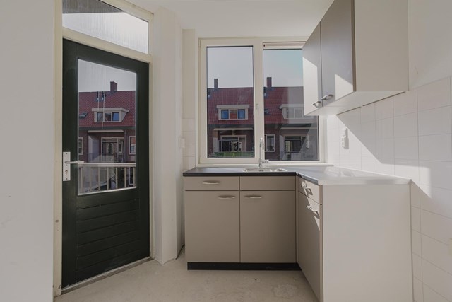 Foto 6: Amsterdam - Meeuwenlaan - Foto 6