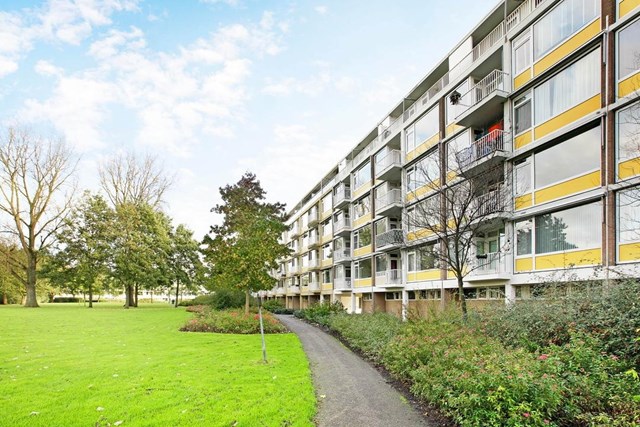 Foto 2: Amstelveen - Maarten Lutherweg - Foto 2