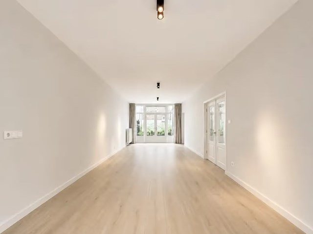 Foto 1: Rotterdam - Henegouwerplein - Foto 1