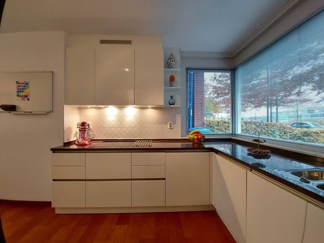 Foto 7: Rotterdam - Laan van Avant Garde - Foto 7