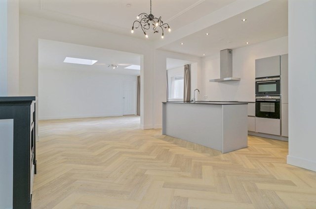 Foto 1: Den Haag - Juliana van Stolberglaan - Foto 1