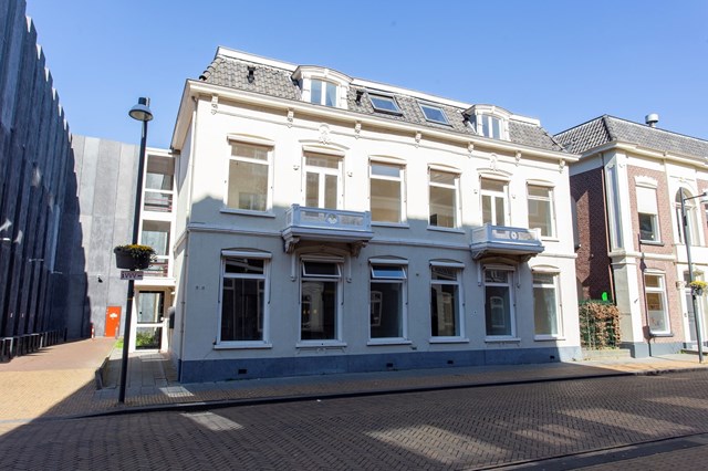 Foto 1: Doetinchem - Burgemeester van Nispenstraat - Foto 1