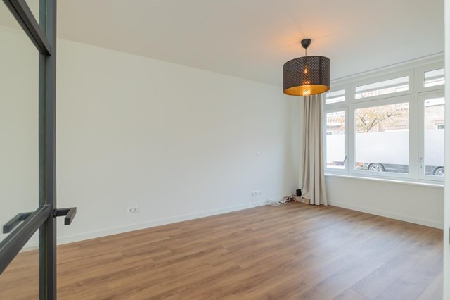 Foto 5: Haarlem - Van t Hoffstraat - Foto 5