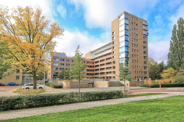 Foto 2: Amstelveen - Laan van de Helende Meesters - Foto 2