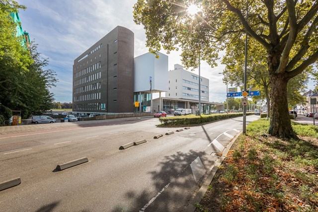 Foto 1: Maastricht - Maasboulevard - Foto 1